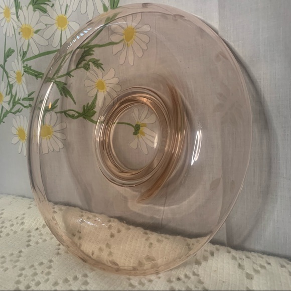 Vintage pink depression etch glass large decorative rolled edge centerpiece bowl - Picture 3 of 9